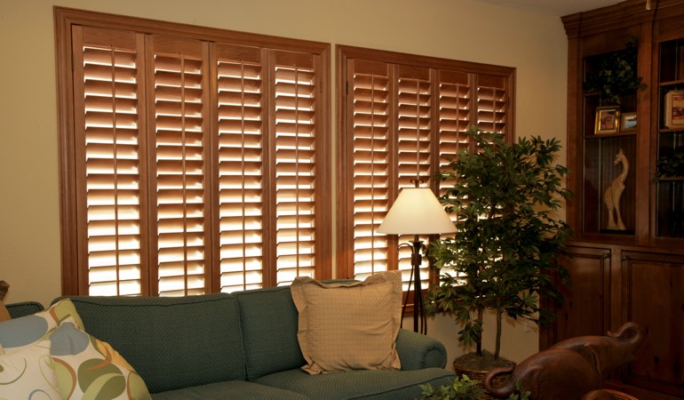 How To Clean Wood Shutters In Chicago, IL
