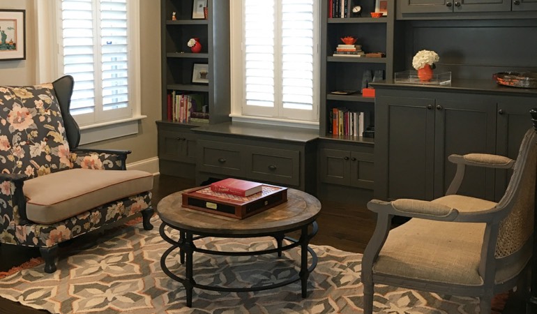 Give your living space a complete new look and feel by just rearranging the furniture. Sitting area with a desk and chair