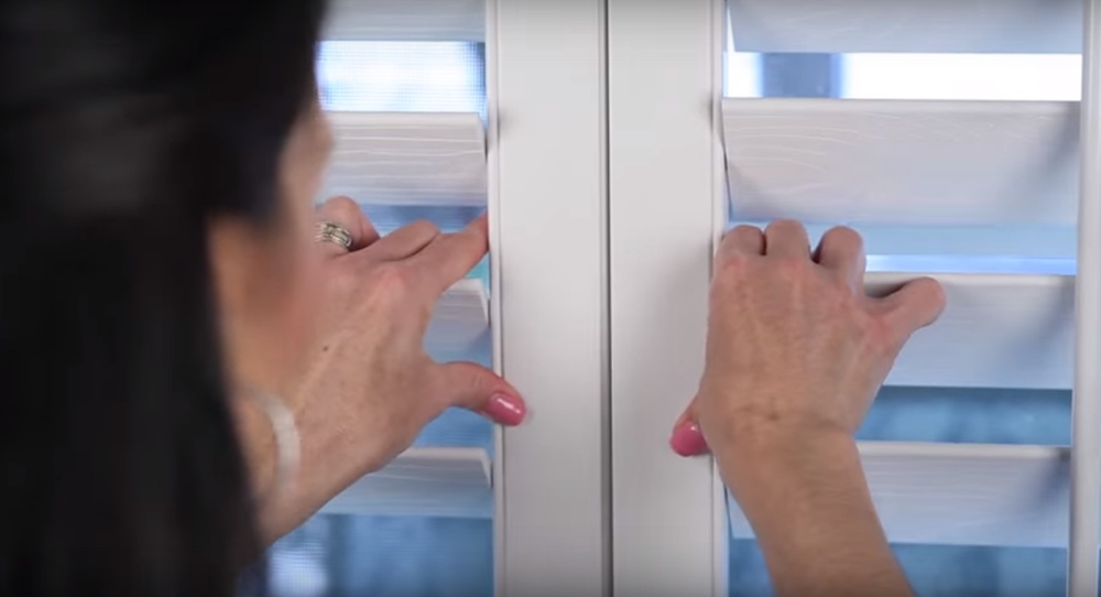 Closing The Panels Of Your Energy Efficient Shutters In Chicago, IL Closing The Panels Of Your Energy Efficient Shutters